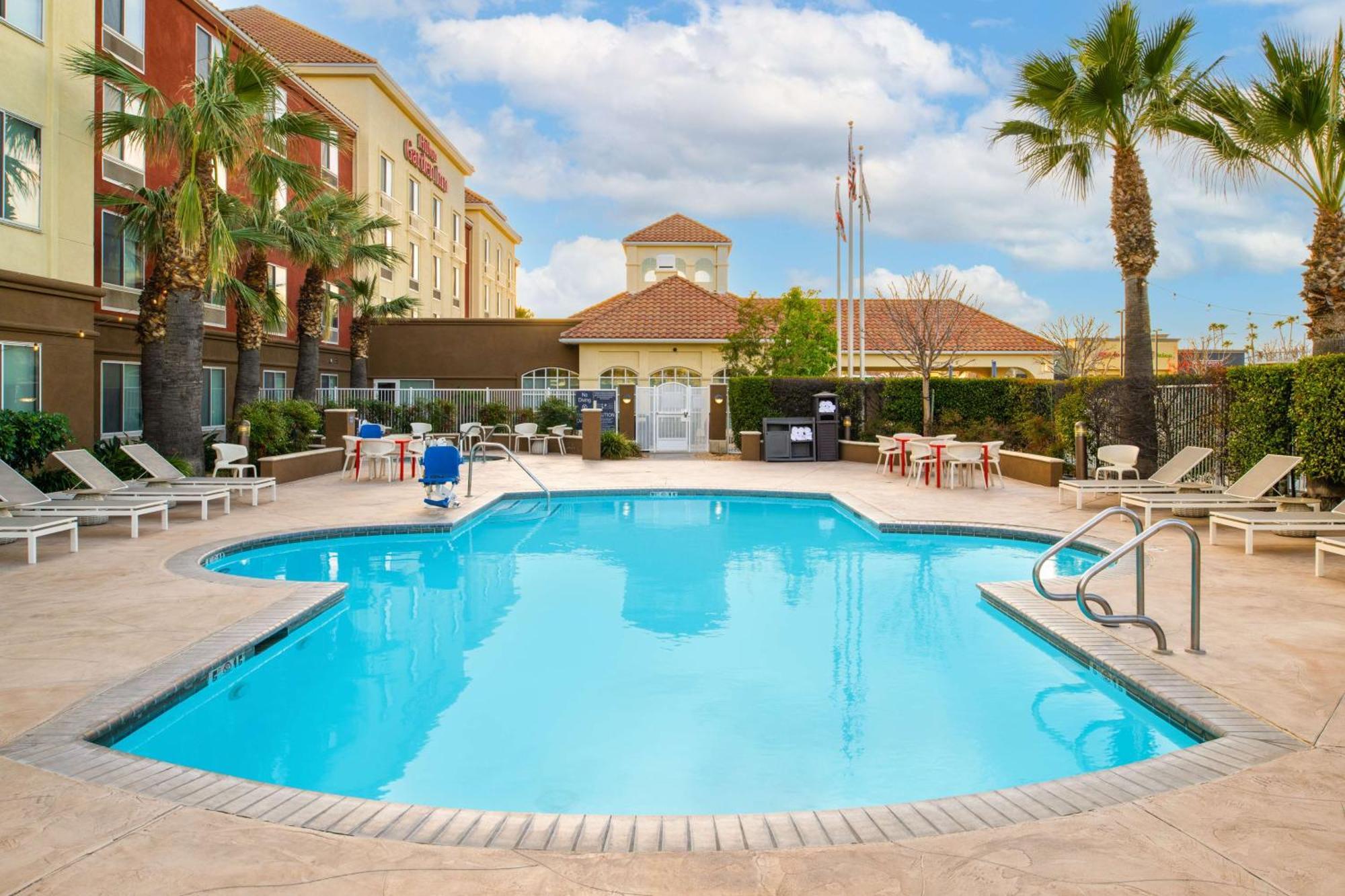 Hilton Garden Inn פונטנה מראה חיצוני תמונה